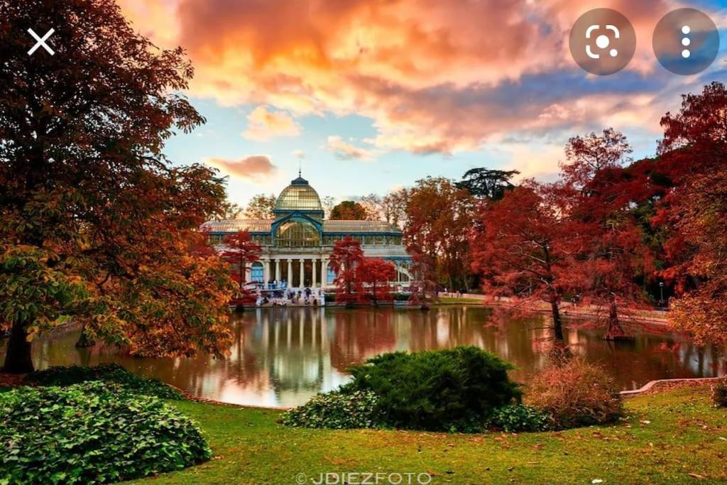 Parque El Retiro Madrid Apartment Exterior foto
